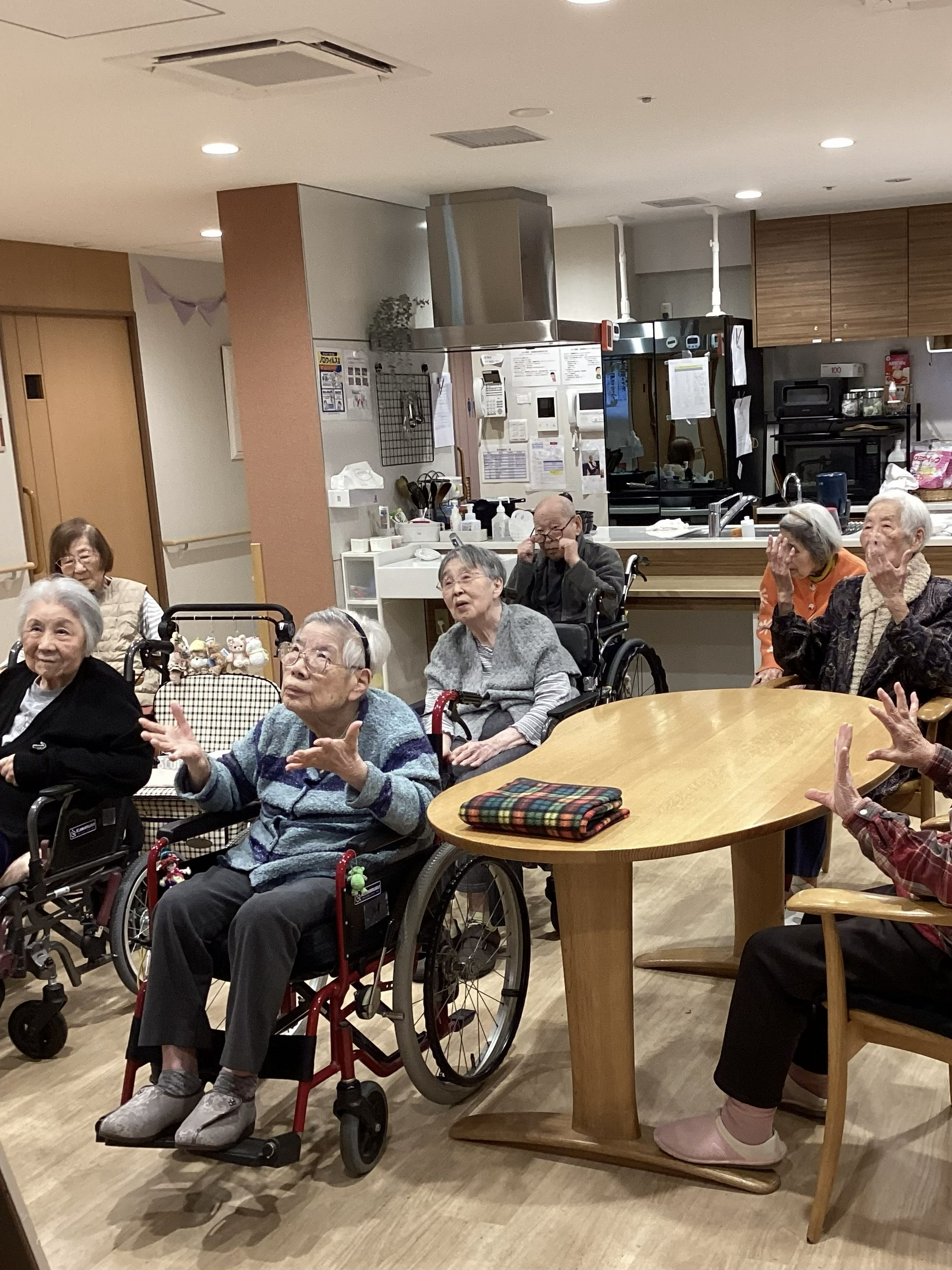 ☆2E☆ 体操｜福祉・介護・支援 社会福祉法人 奉優会（ほうゆうかい）